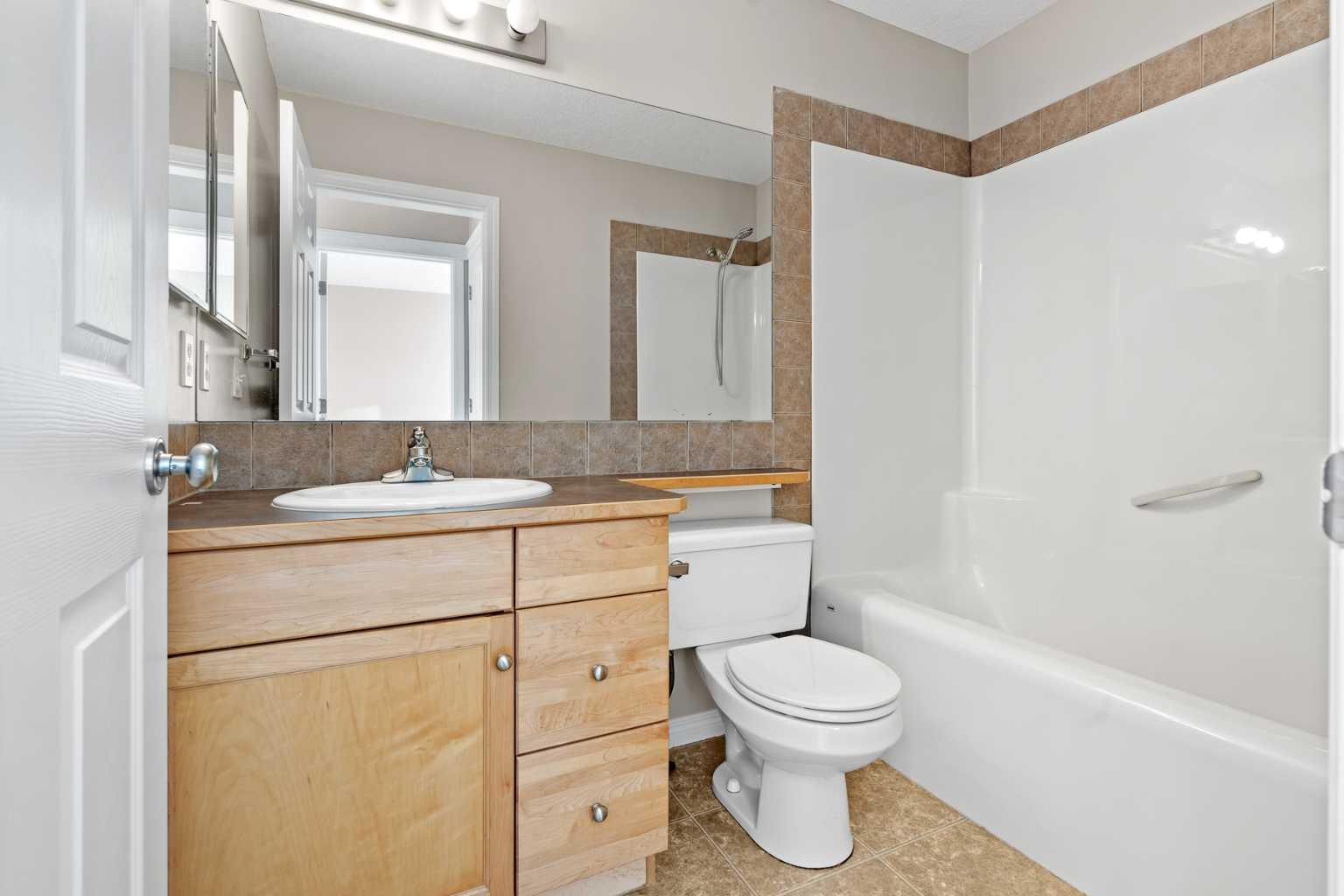 28 Saddlebrook Gardens NE