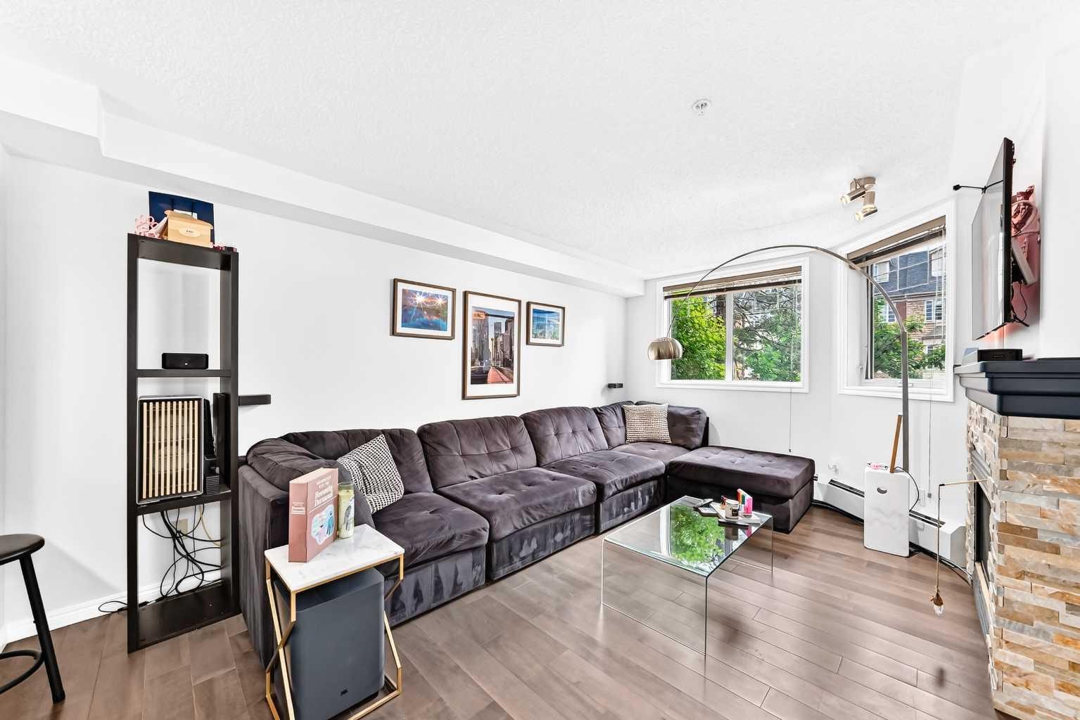 102, 2422 Erlton Street SW