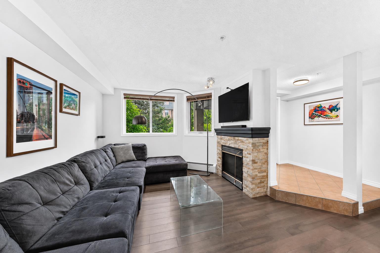 102, 2422 Erlton Street SW