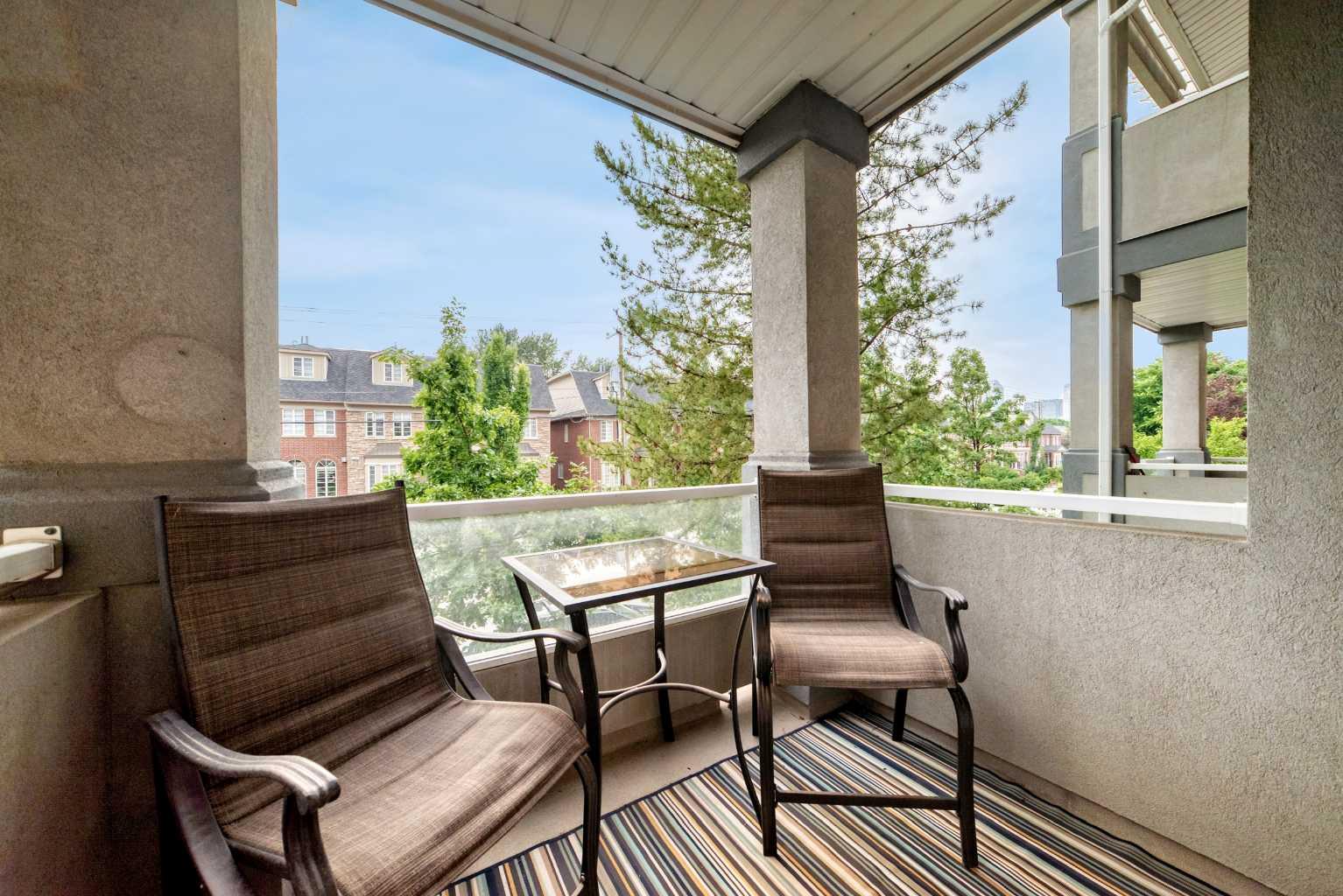 102, 2422 Erlton Street SW