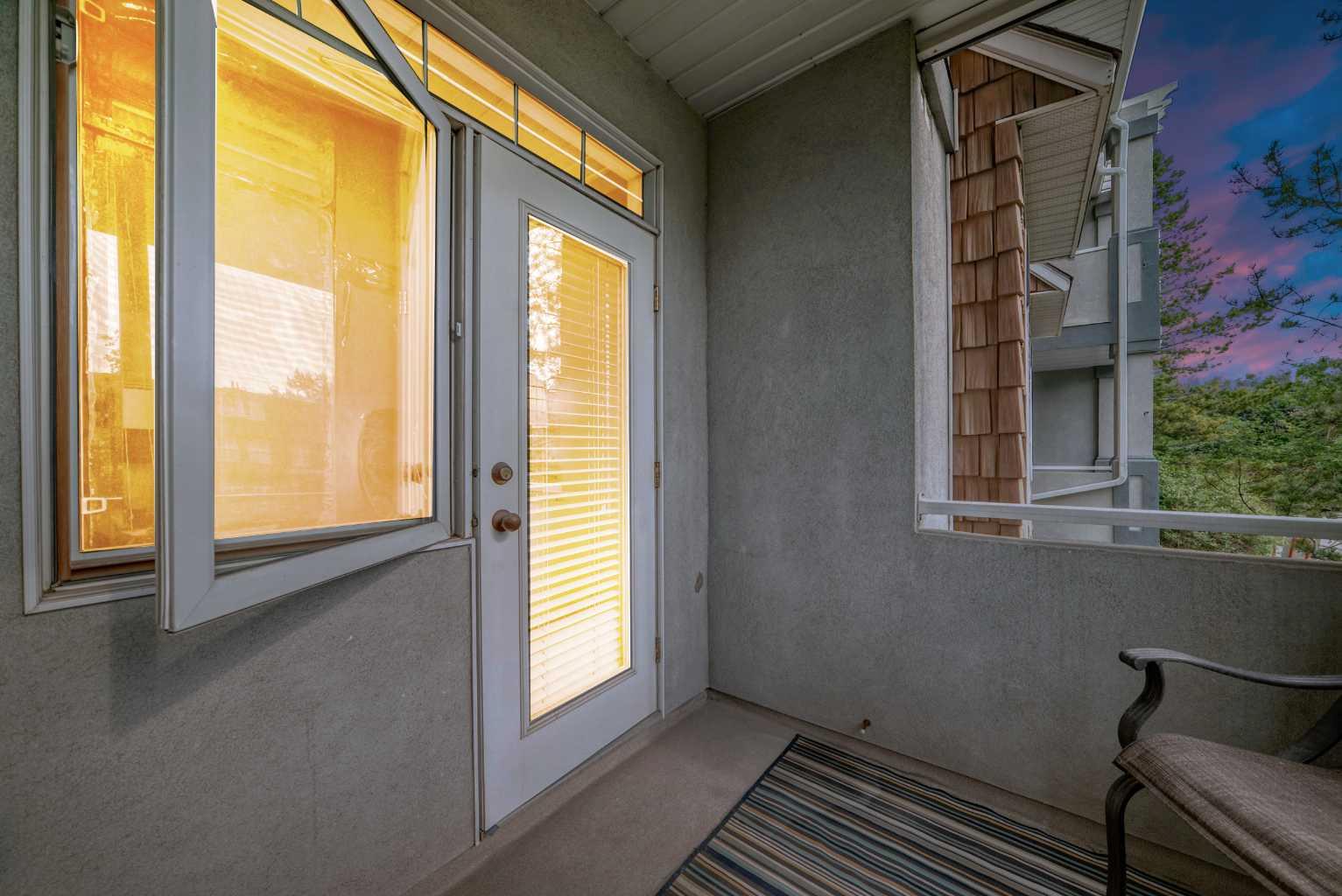 102, 2422 Erlton Street SW