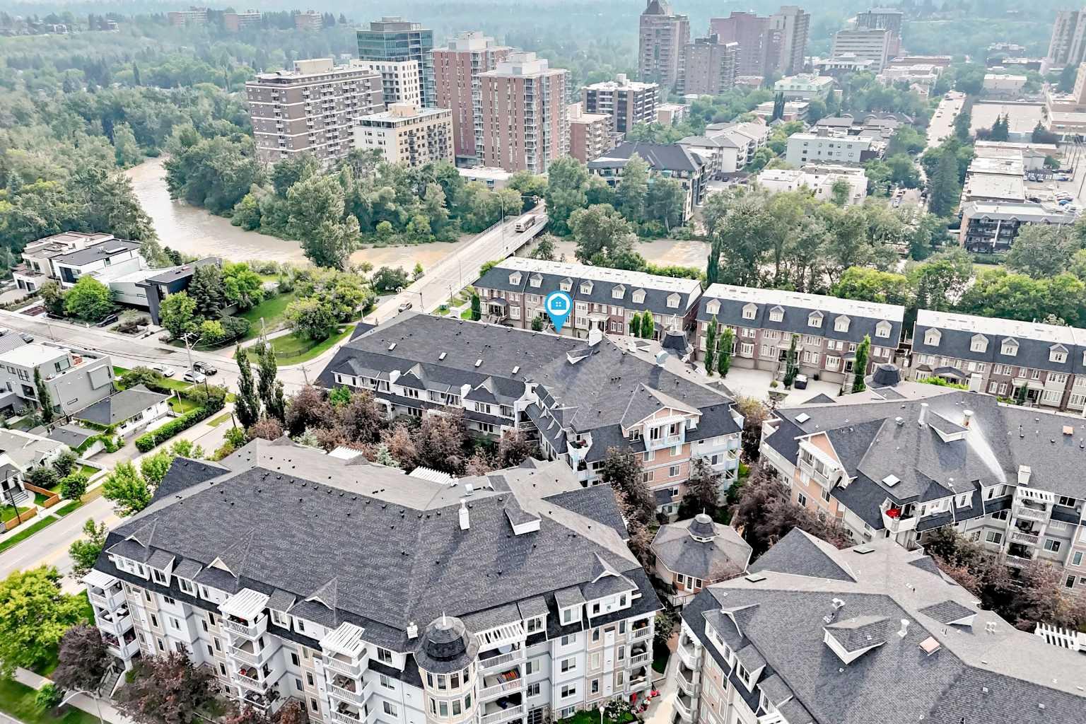 102, 2422 Erlton Street SW