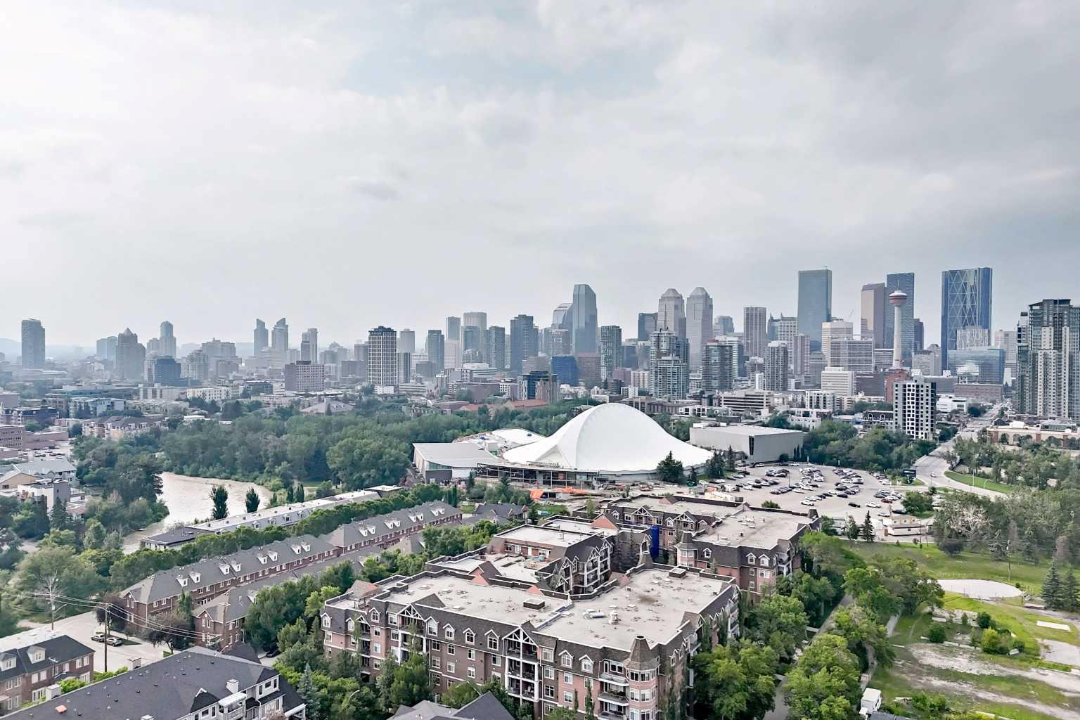 102, 2422 Erlton Street SW