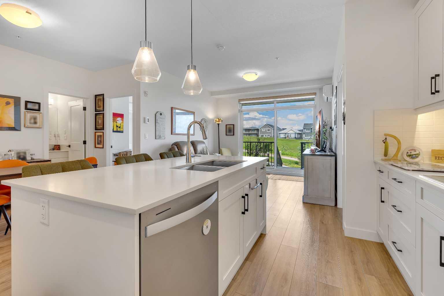 112, 40 Sage Hill Walk NW