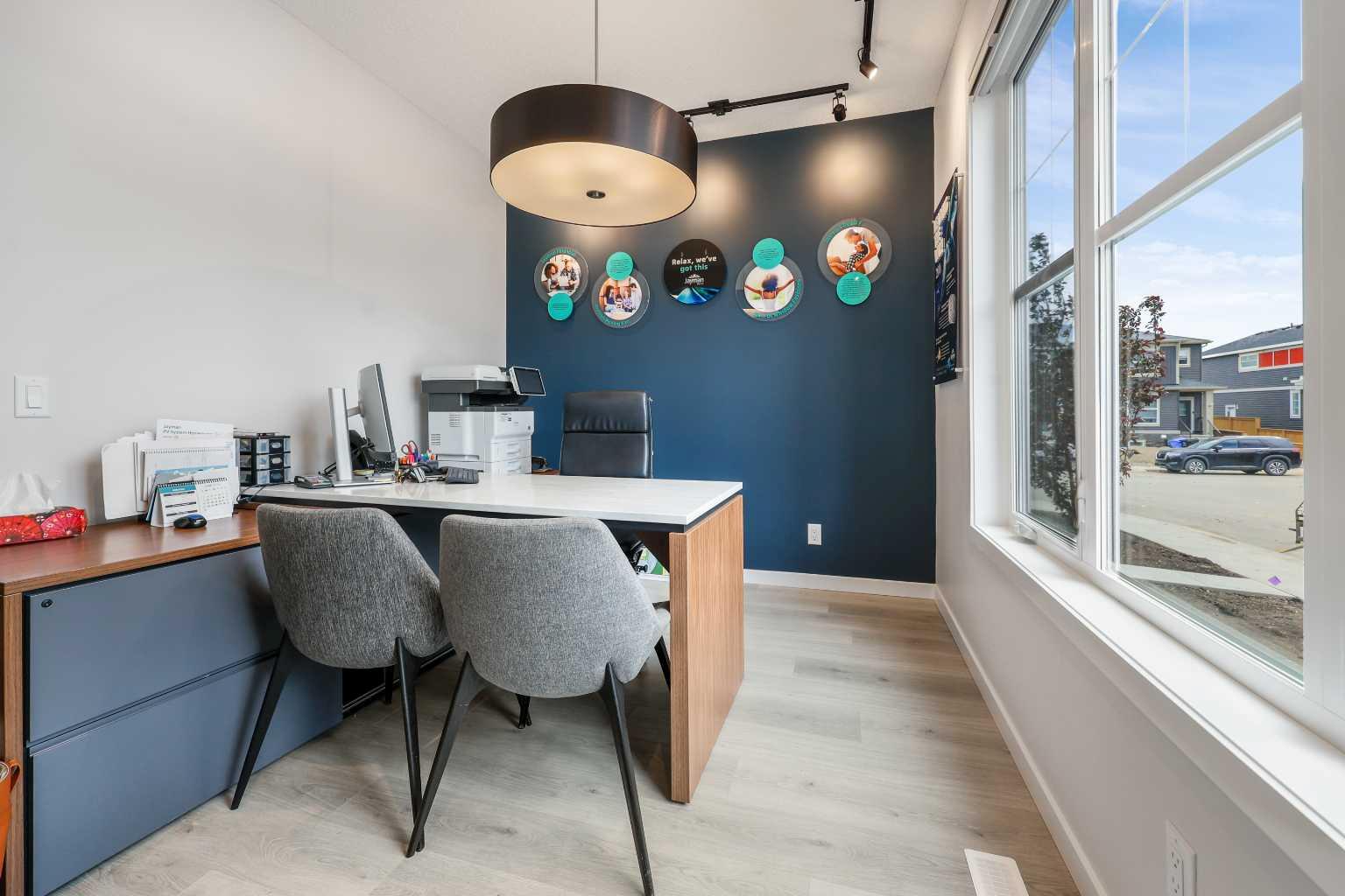 16 Amblefield View NW