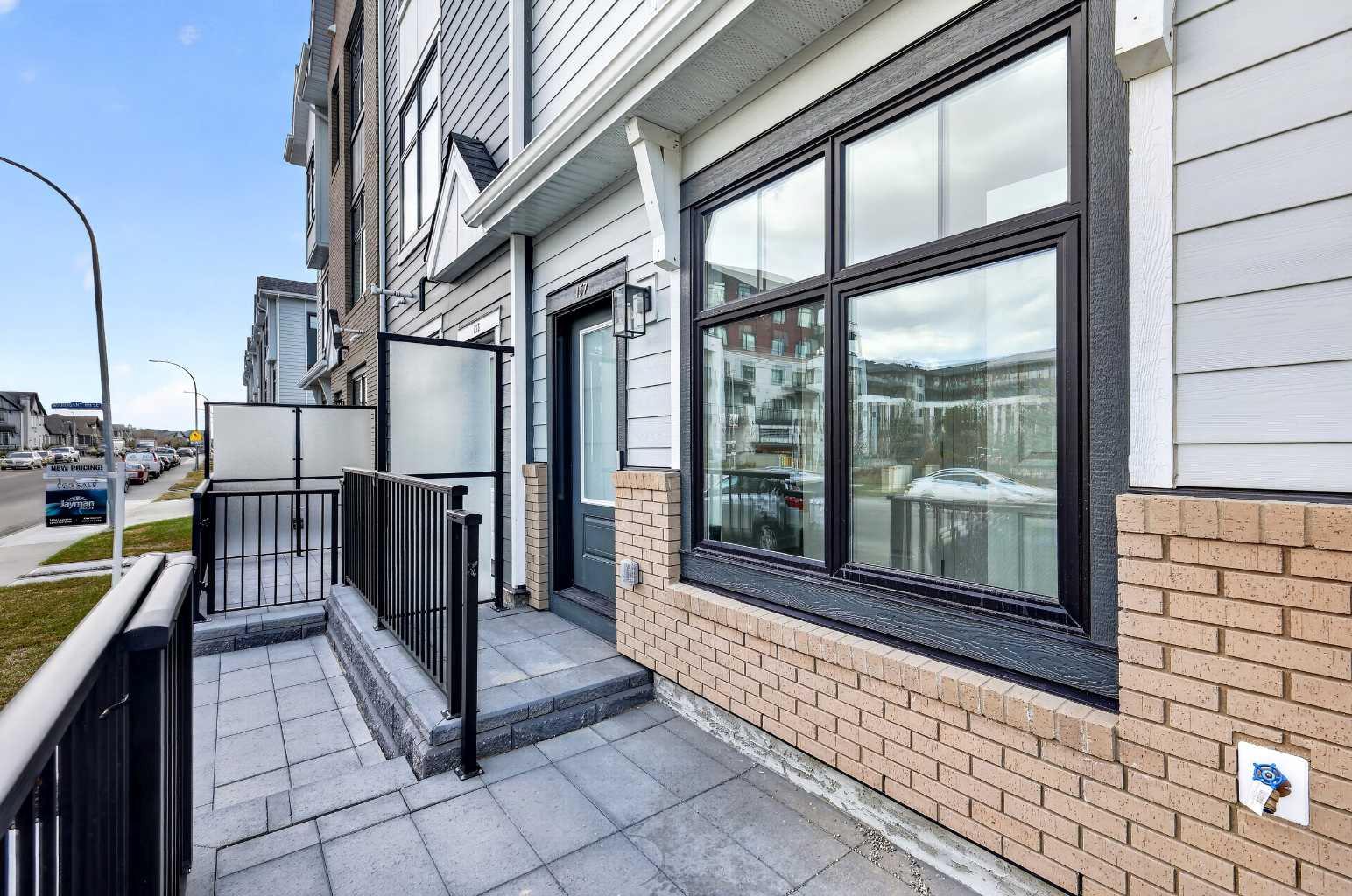 157 Mahogany Gardens SE