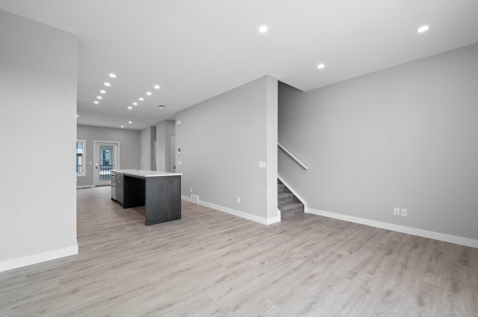 607 Mahogany Road SE