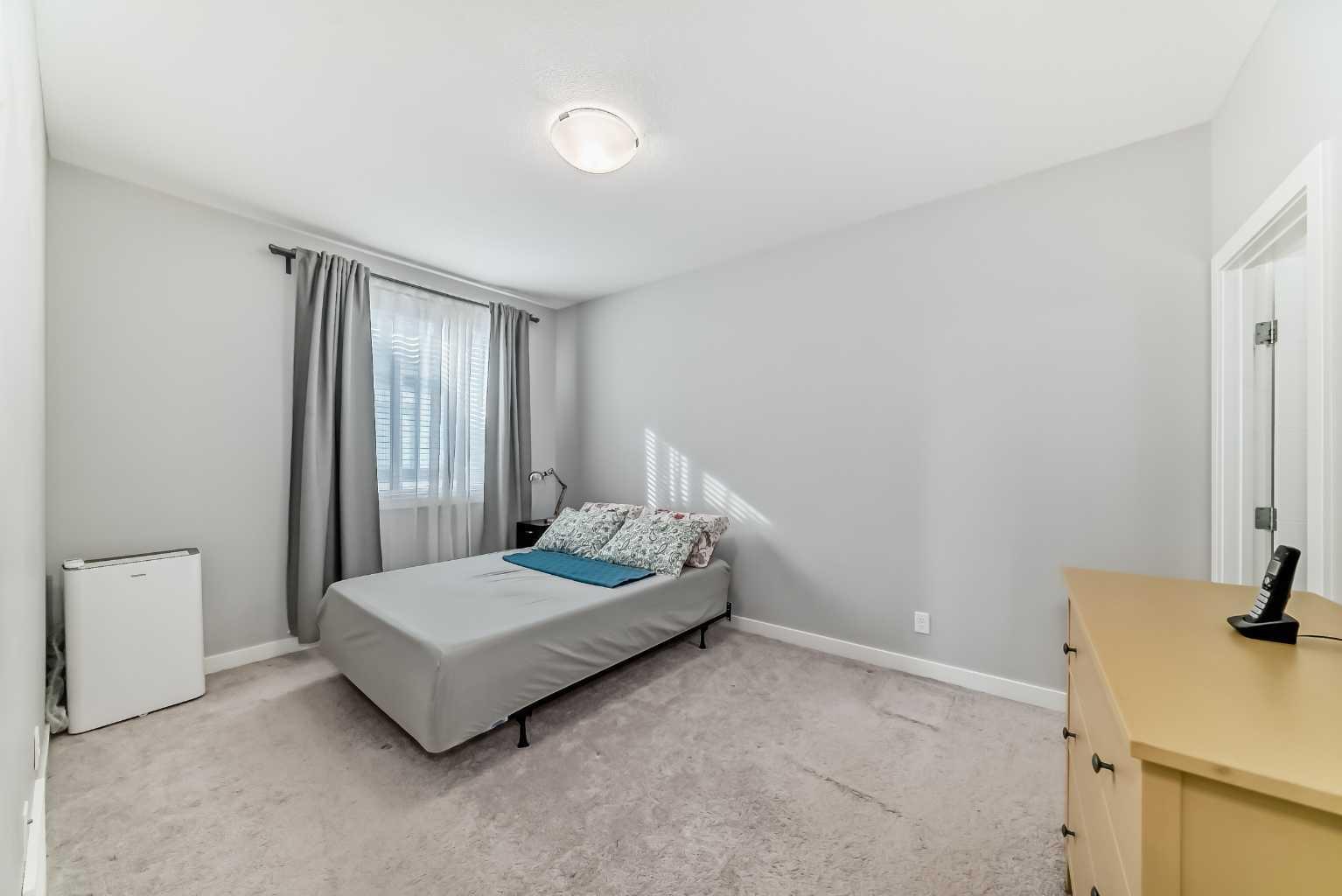 111 Redstone Crescent NE