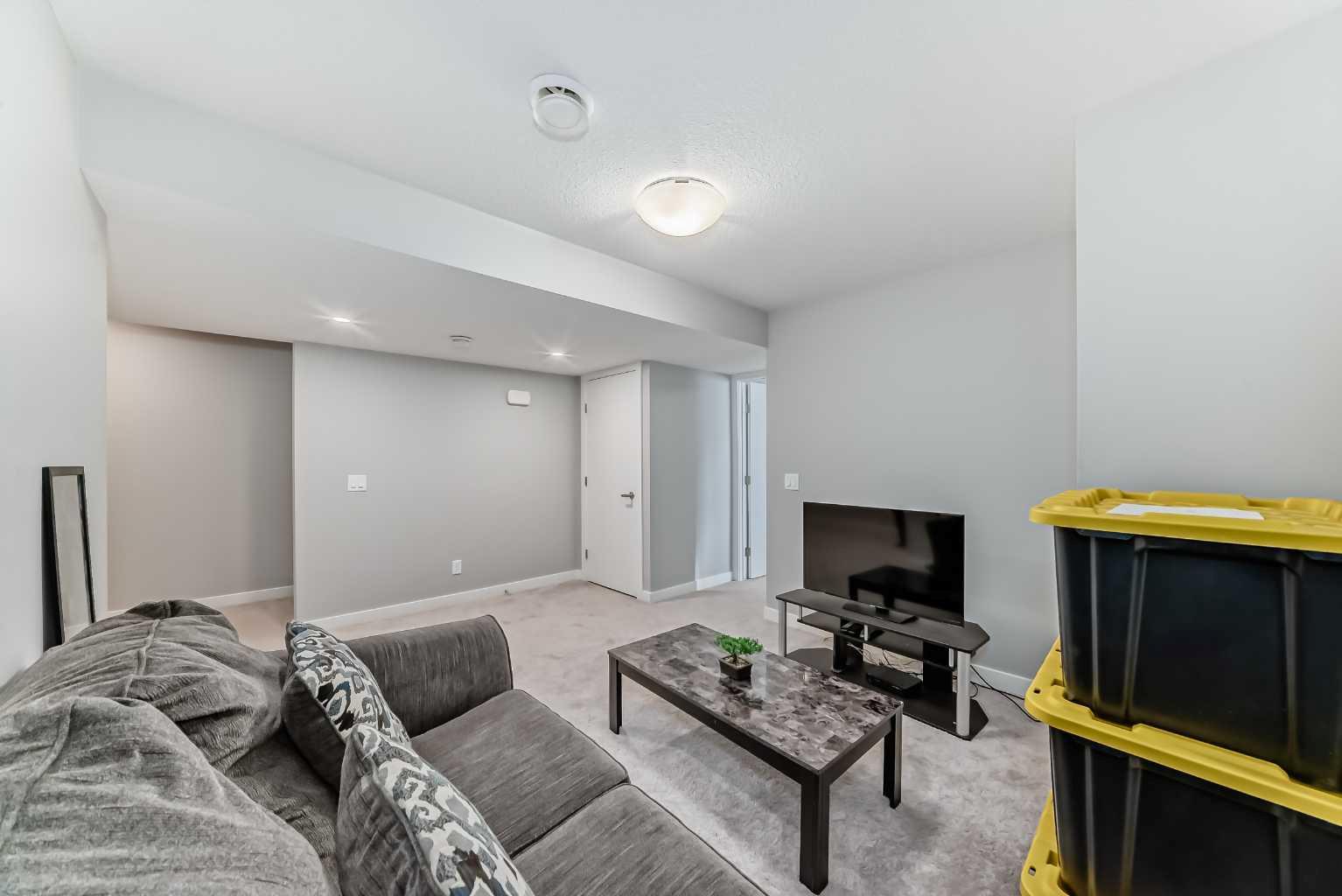 111 Redstone Crescent NE
