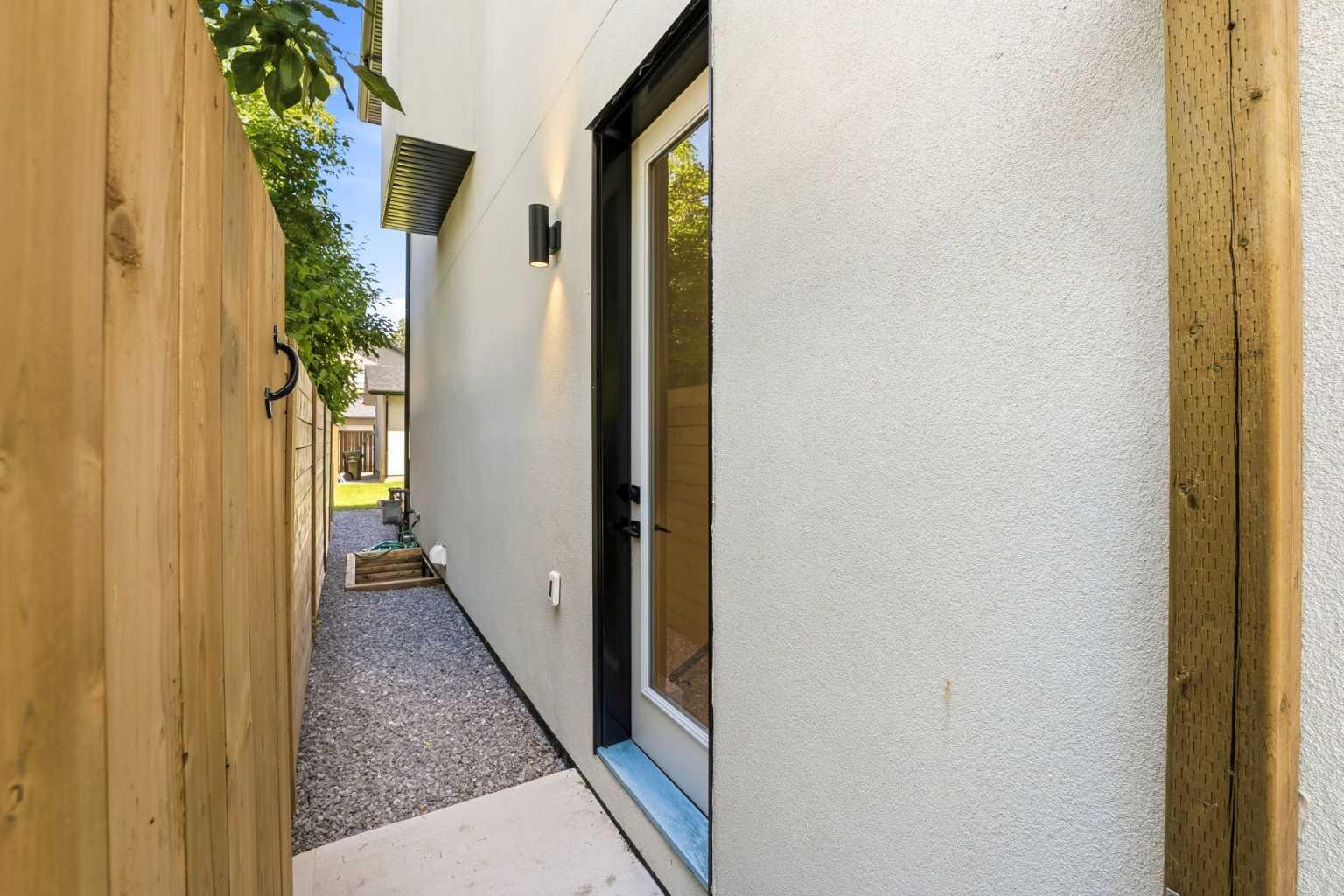 2808 40 Street SW