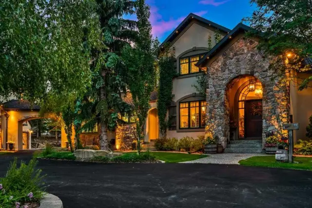 55 Bearspaw View 