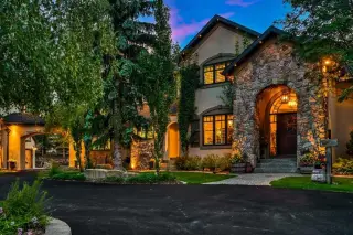 55 Bearspaw View 