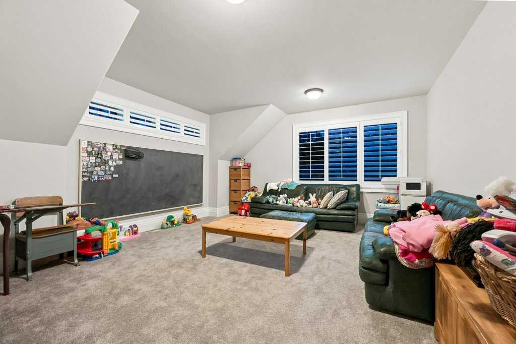 55 Bearspaw View 