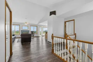 270127 Glenmore Trail 