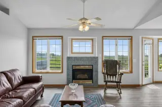270127 Glenmore Trail 