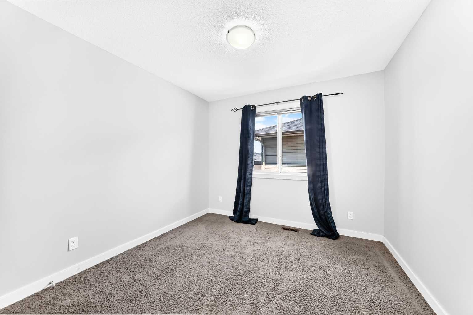 325 Evanspark Gardens NW