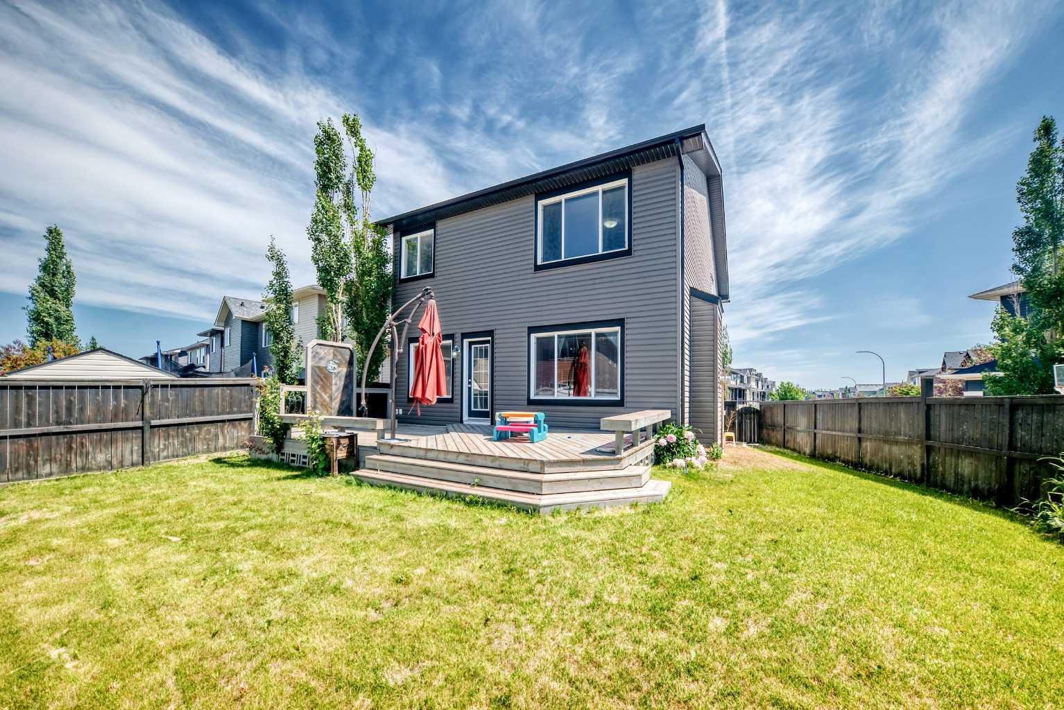 325 Evanspark Gardens NW