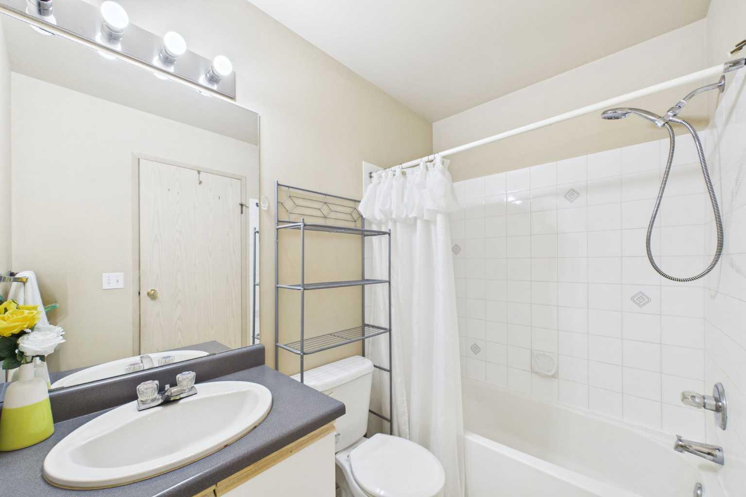 416, 21 Dover Point SE