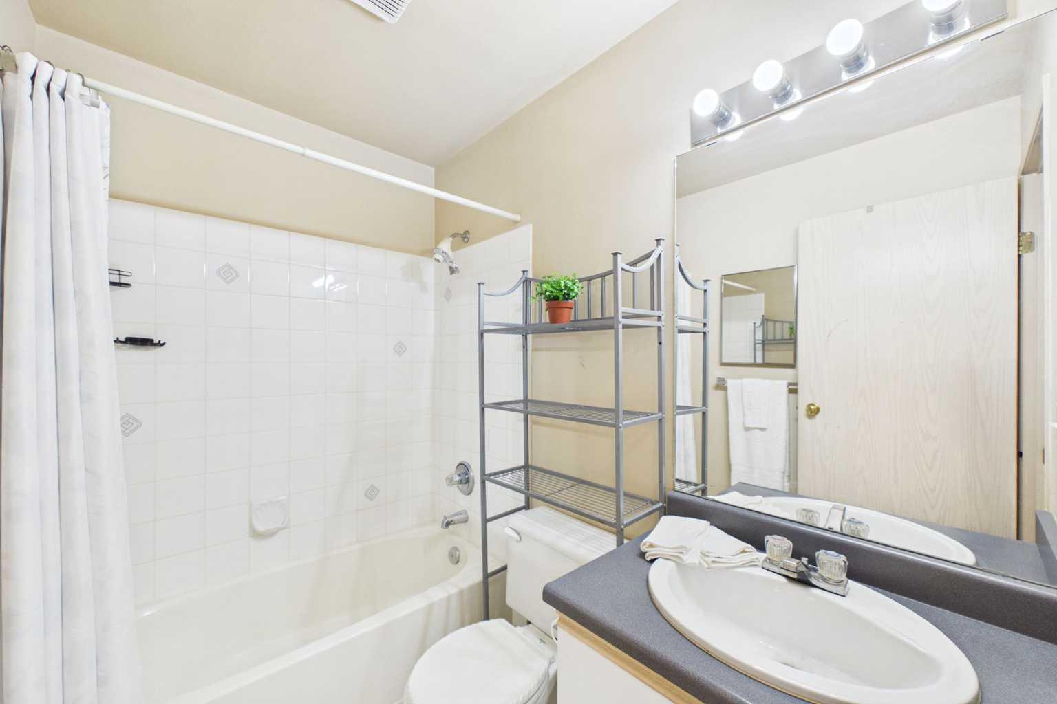 416, 21 Dover Point SE