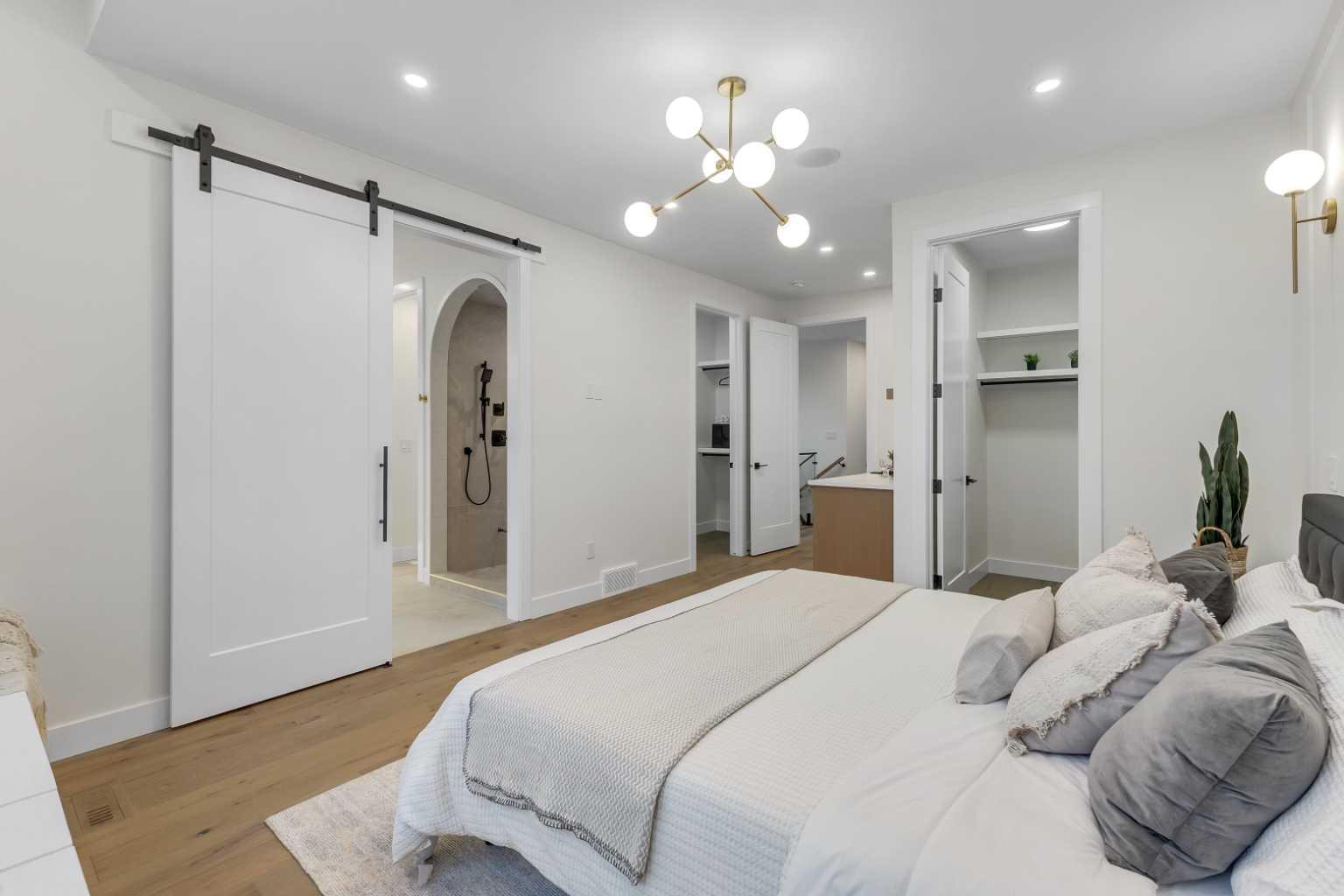 2623 Cochrane Road NW