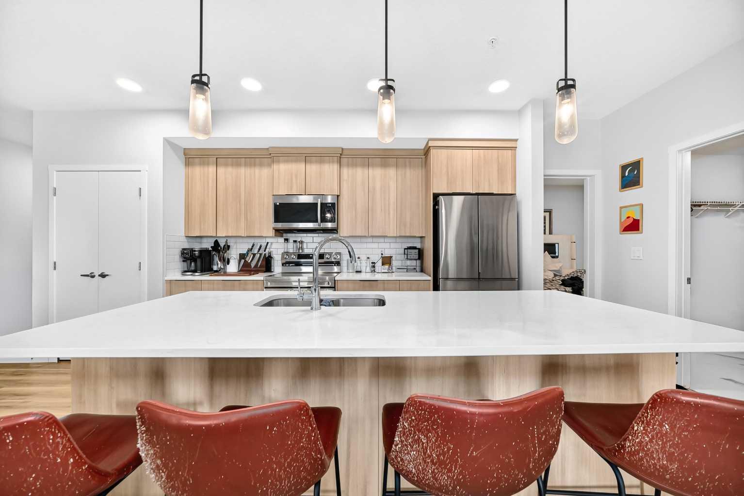 3208, 220 Seton Grove SE