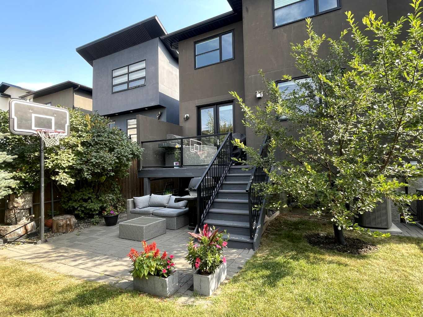 1711 27 Street SW