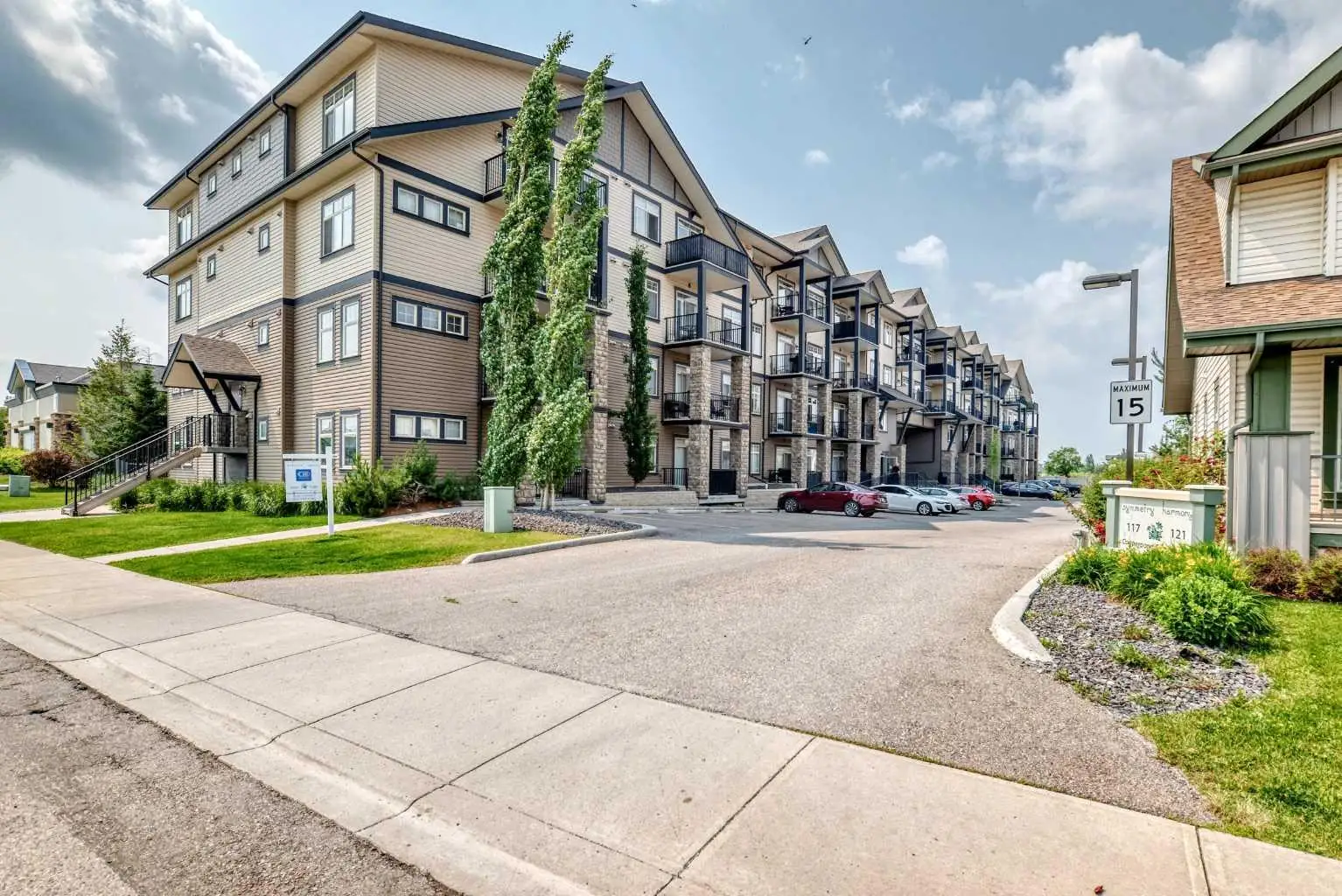 101, 117 Copperpond Common SE