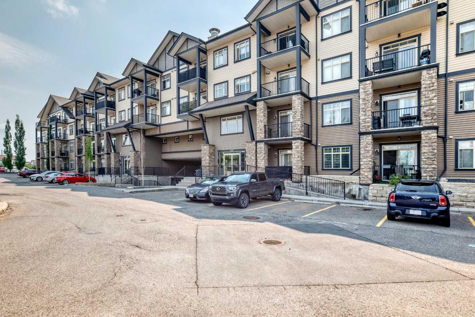 101, 117 Copperpond Common SE