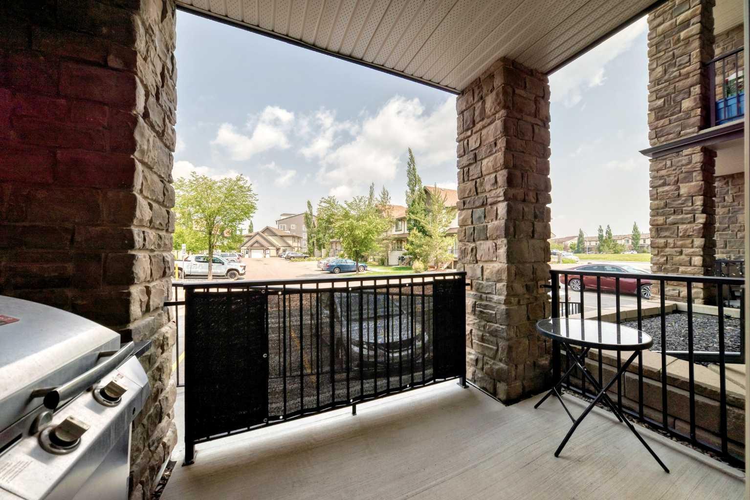 101, 117 Copperpond Common SE