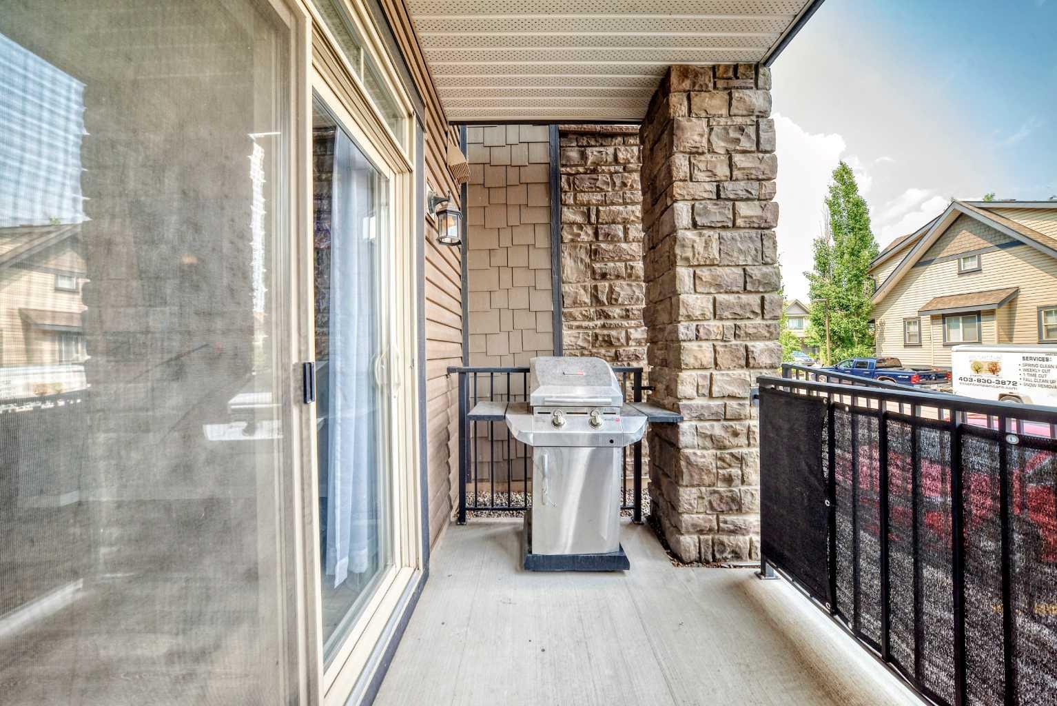 101, 117 Copperpond Common SE