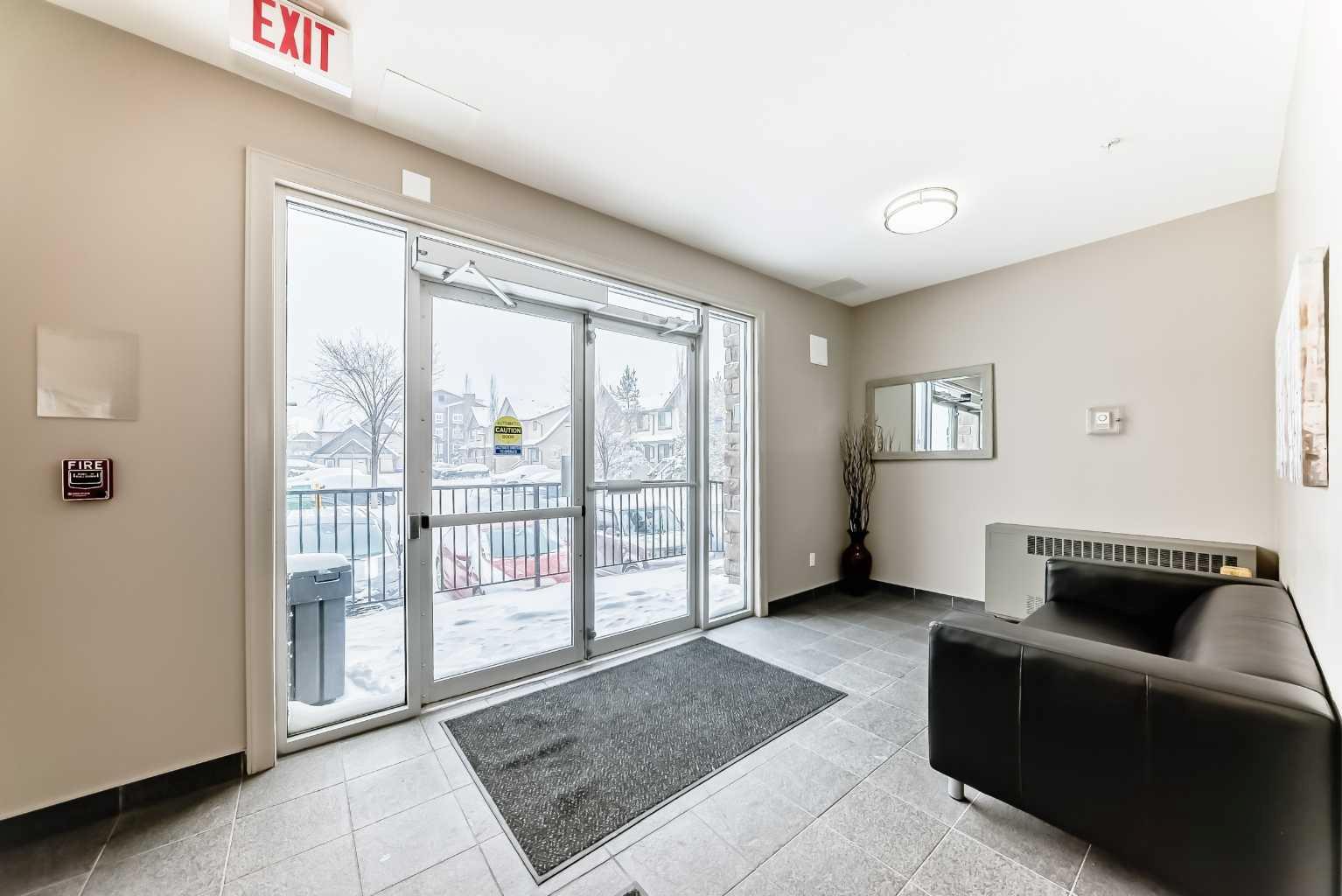 101, 117 Copperpond Common SE