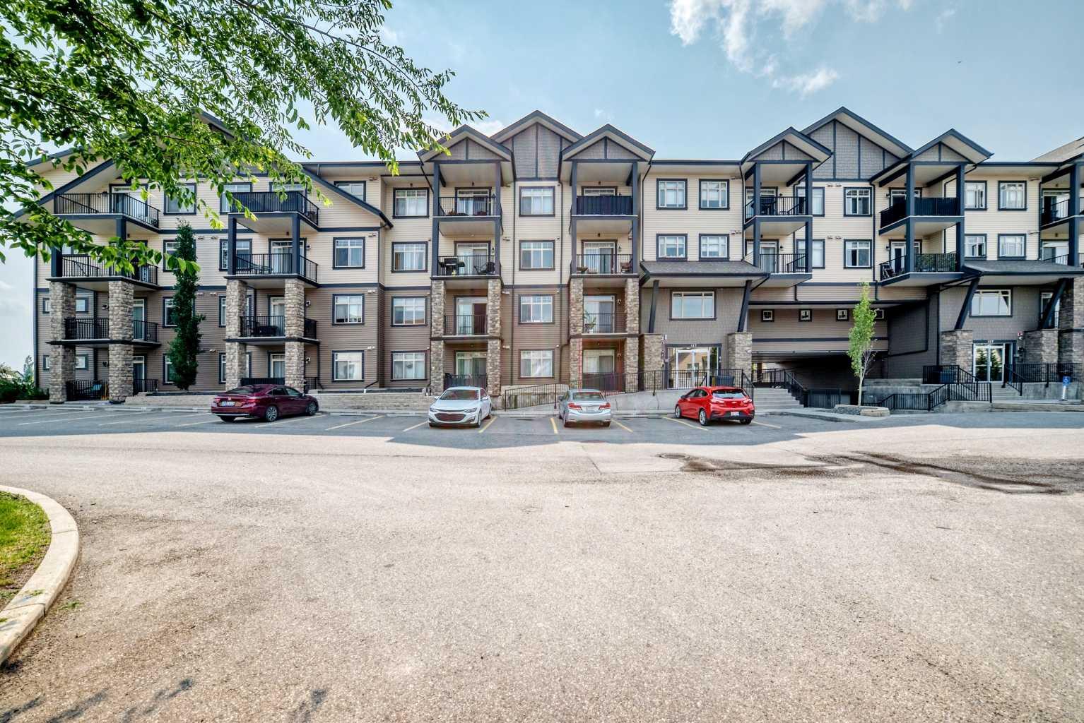 101, 117 Copperpond Common SE