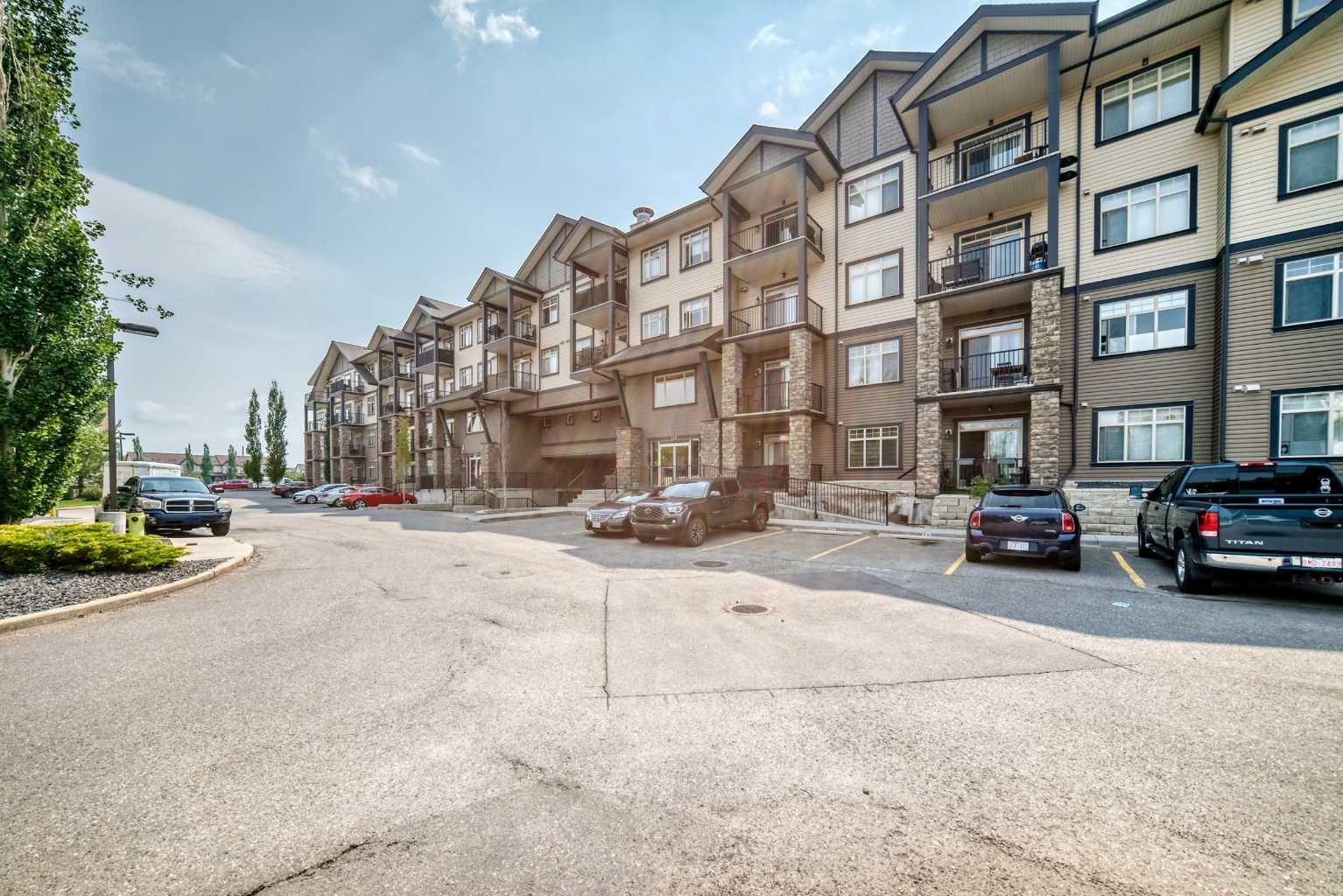 101, 117 Copperpond Common SE