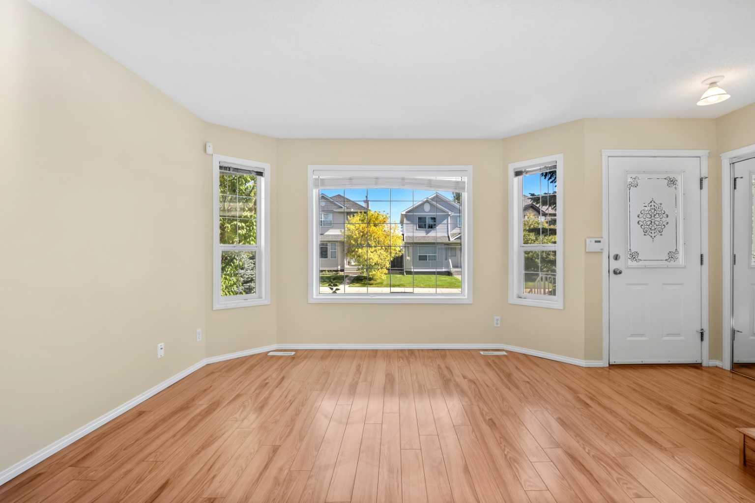 172 Citadel Bluff Close NW