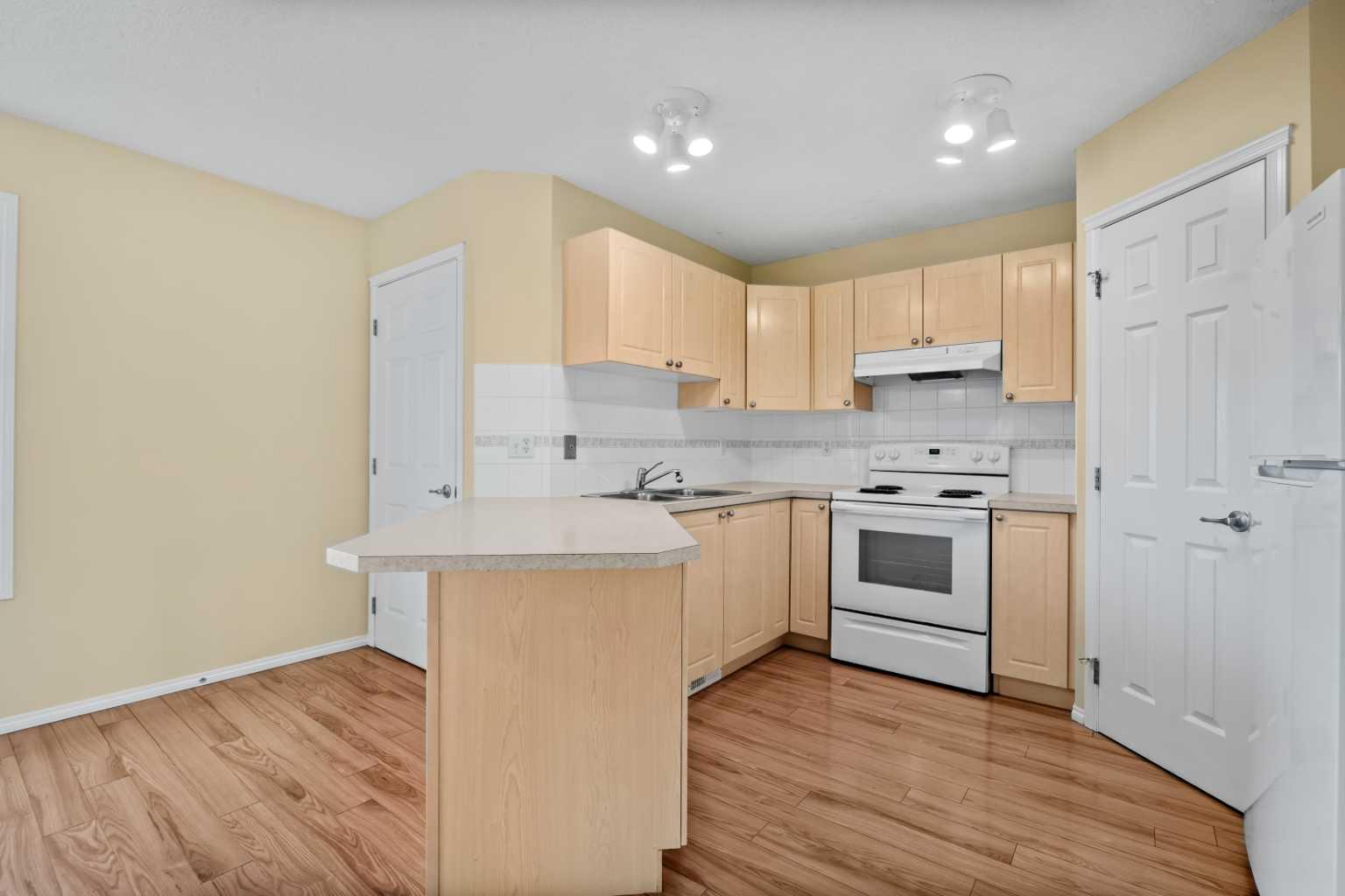 172 Citadel Bluff Close NW