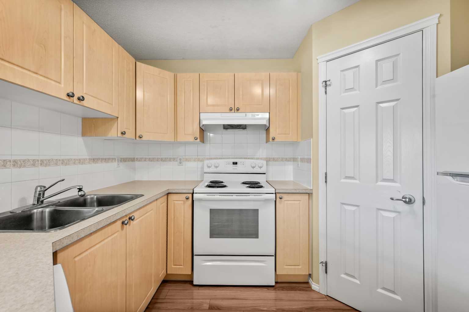 172 Citadel Bluff Close NW