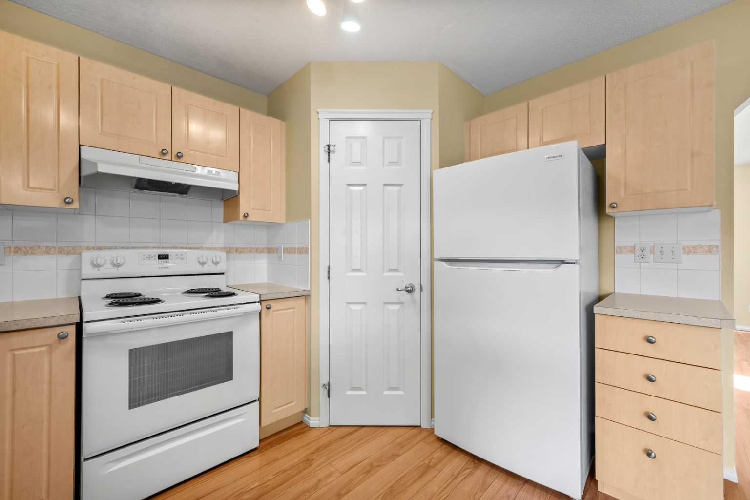 172 Citadel Bluff Close NW