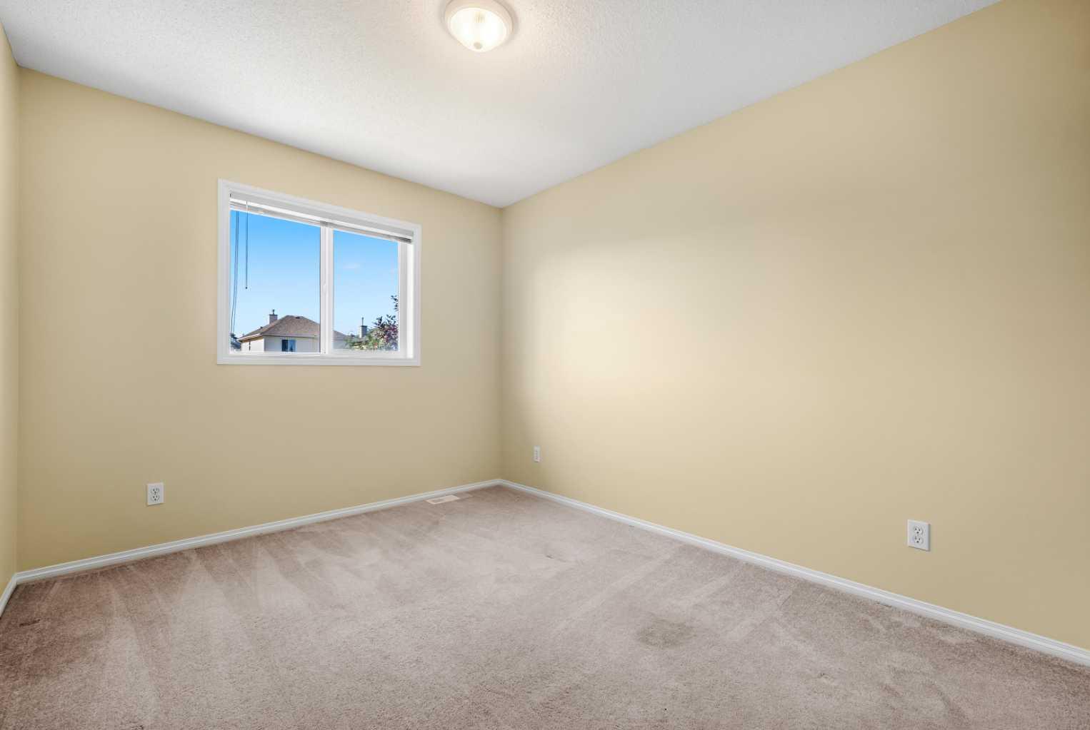 172 Citadel Bluff Close NW
