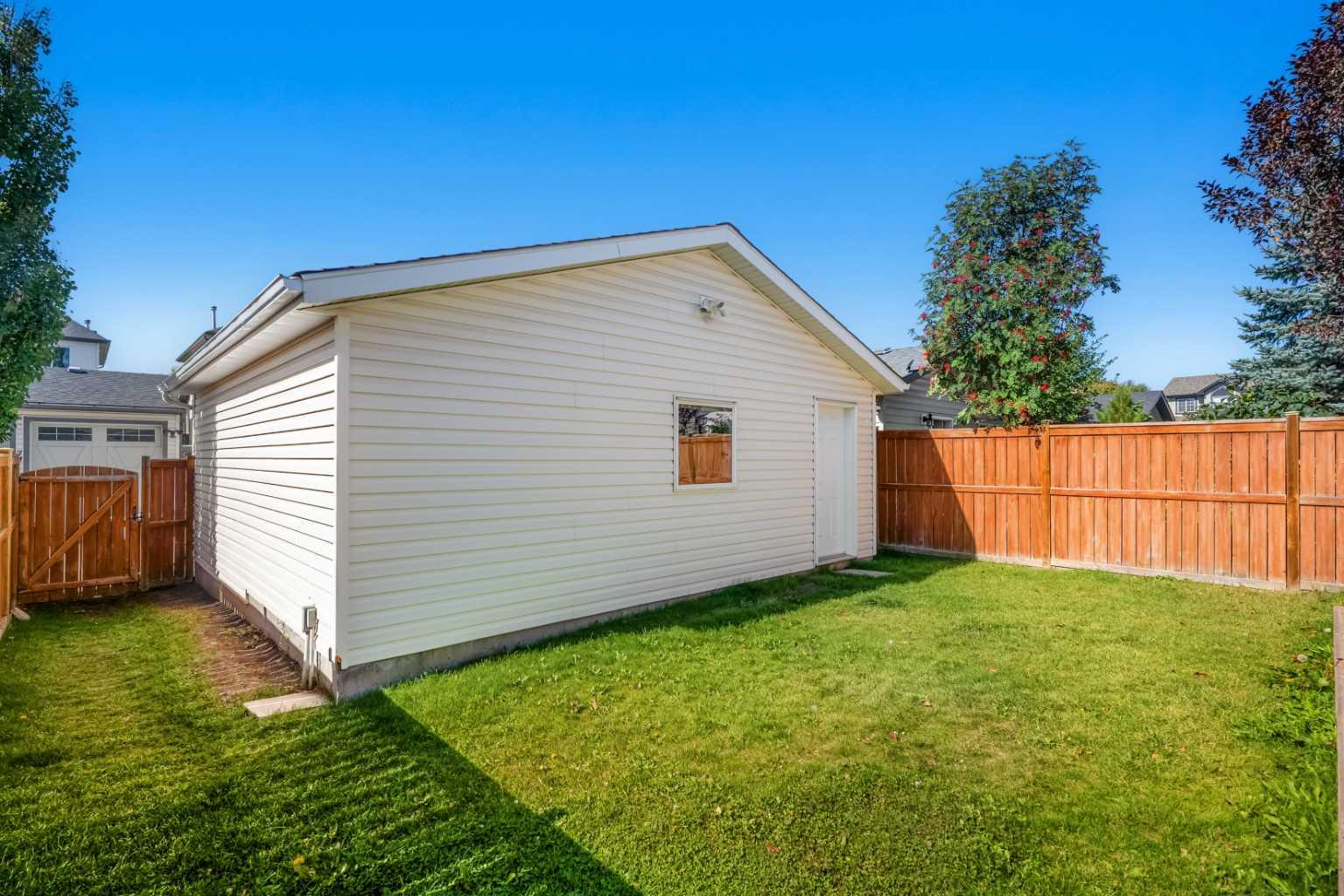 172 Citadel Bluff Close NW