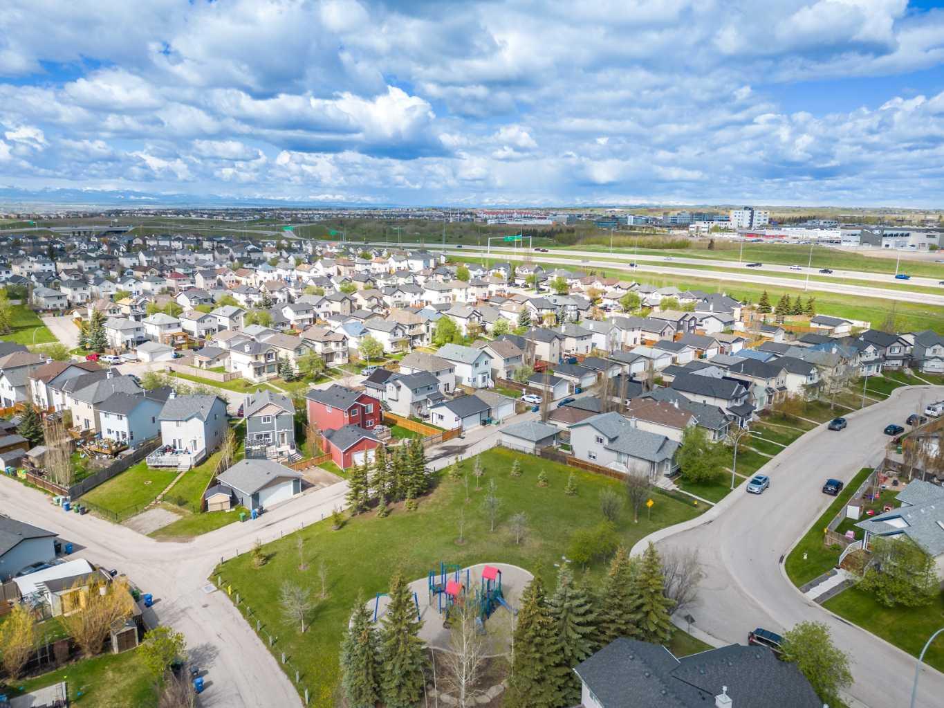 172 Citadel Bluff Close NW