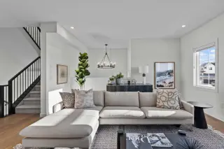 13 Topaz Place 