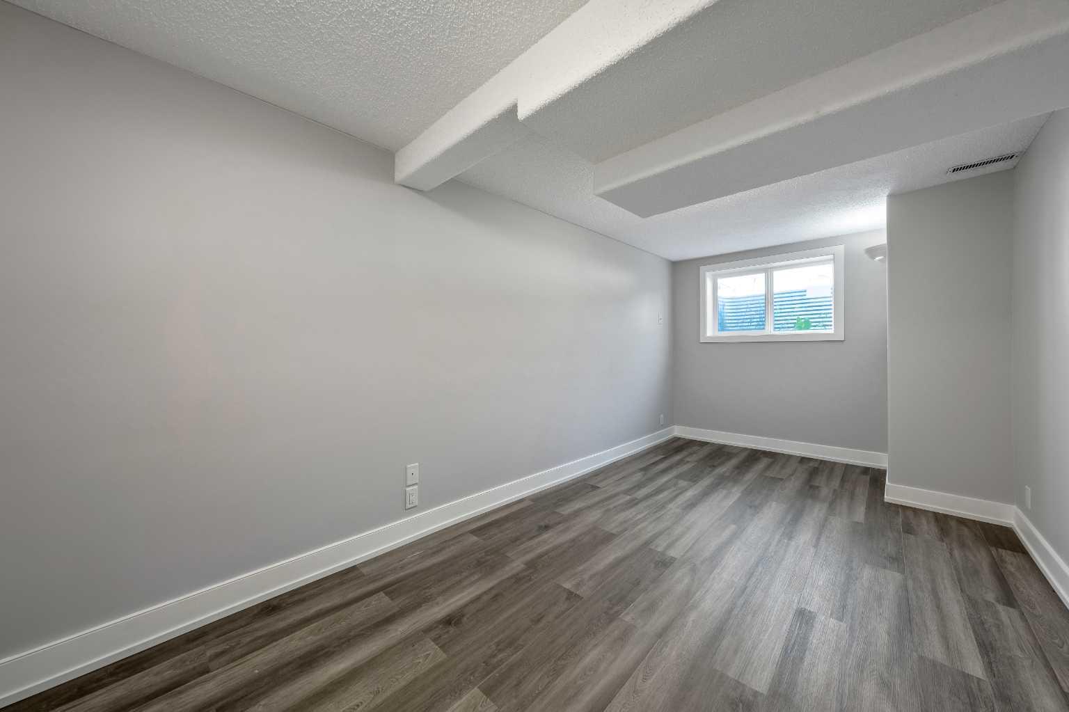 629 Agate Crescent SE