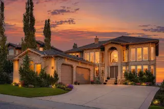99 Arbour Vista Road NW