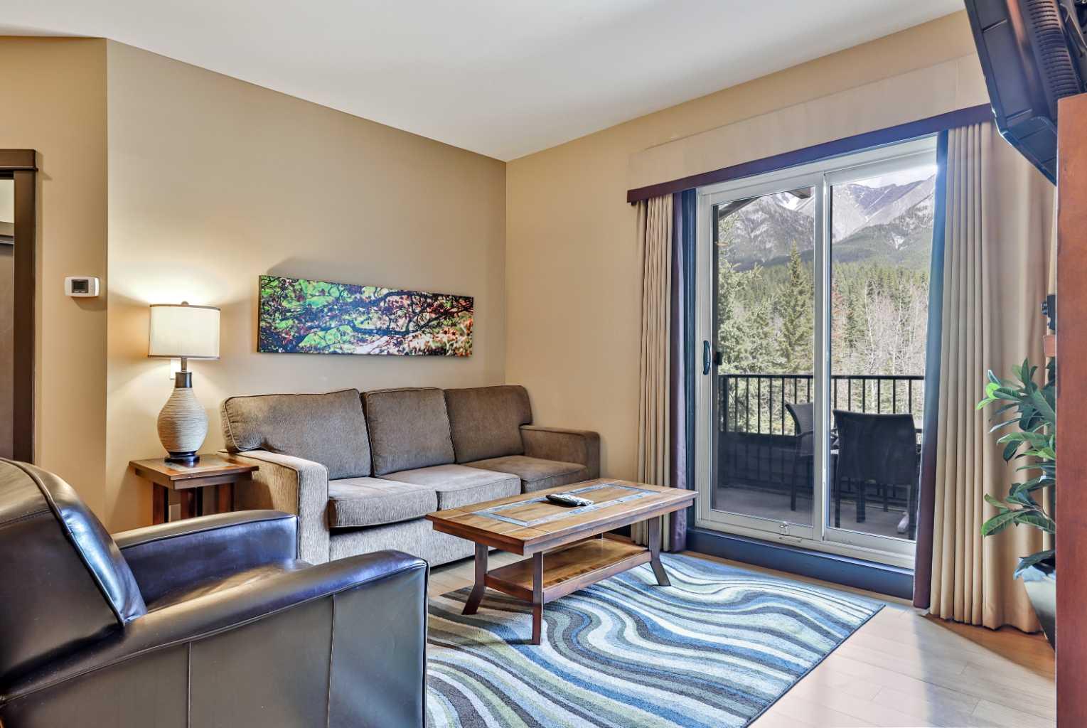 319C, 1818 Mountain Avenue 