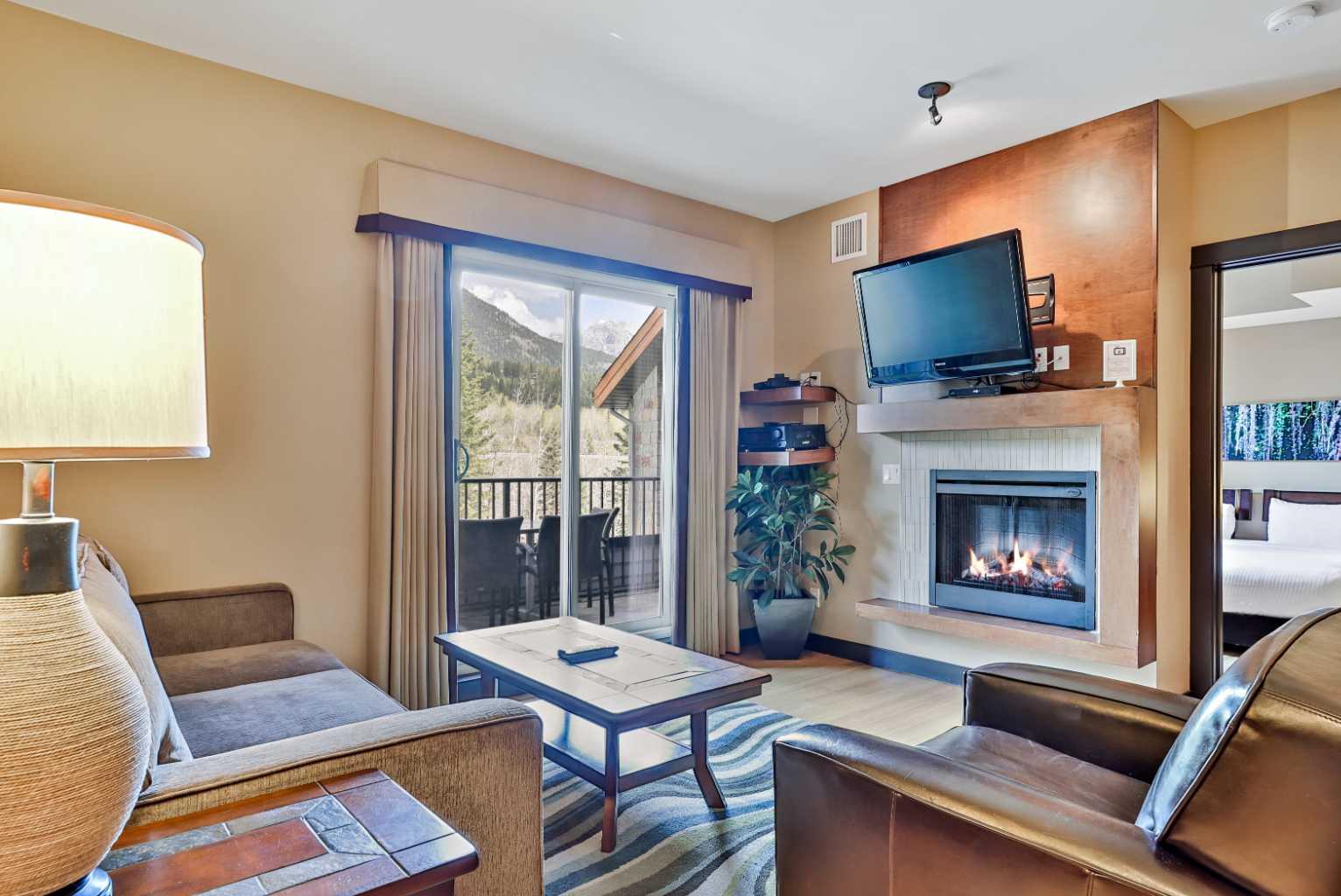 319C, 1818 Mountain Avenue 