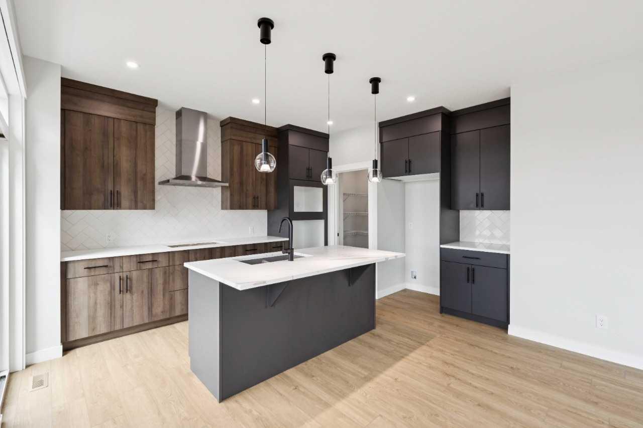 102 Bridgeport Landing 