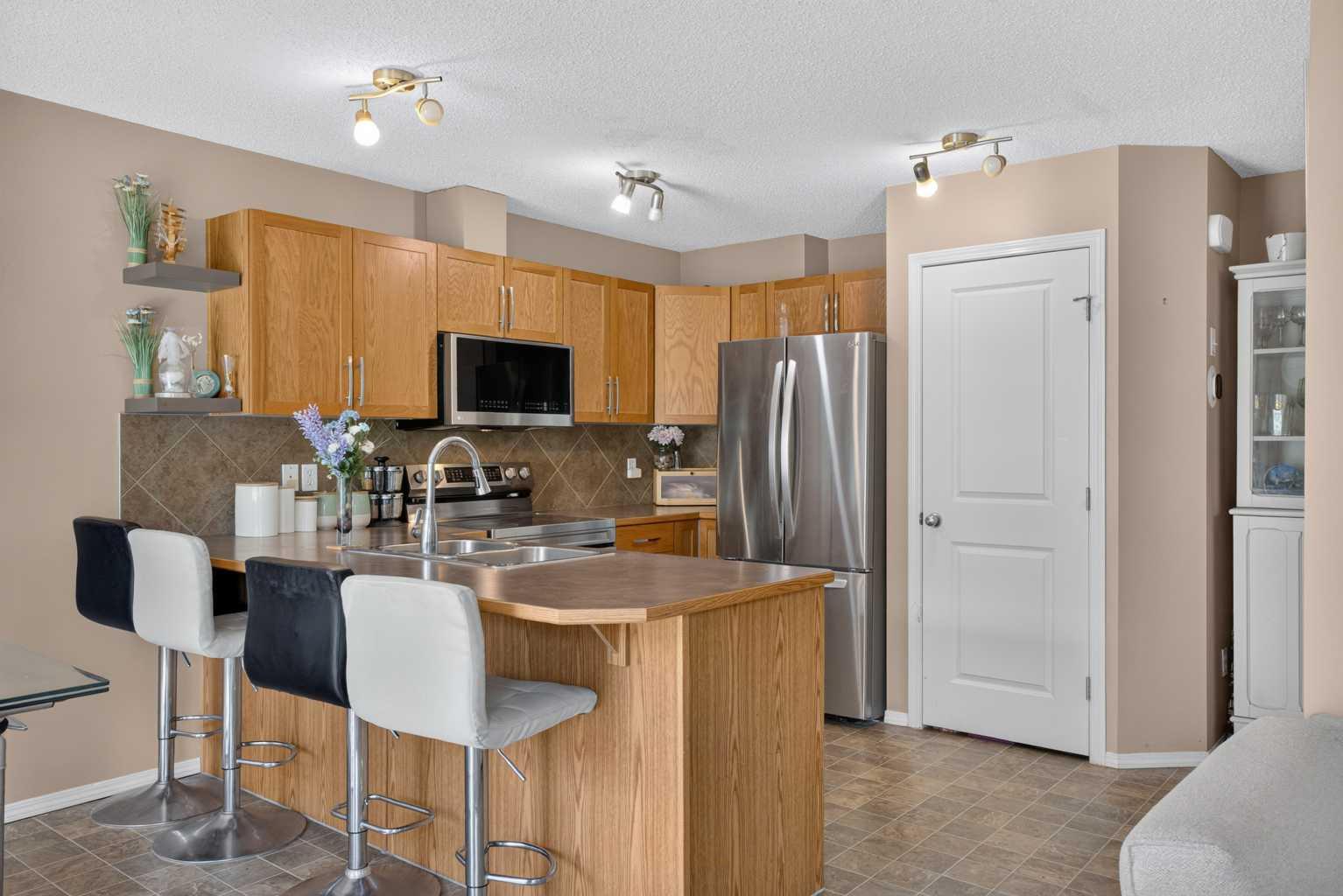 1204, 800 Yankee Valley Boulevard SE
