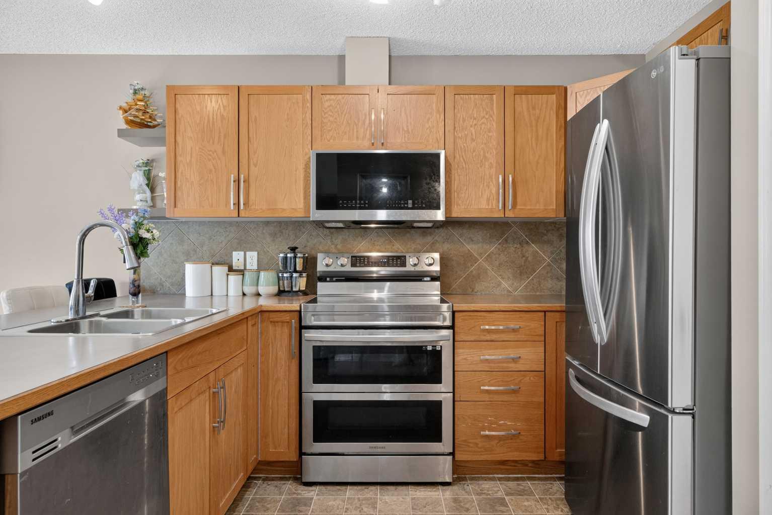 1204, 800 Yankee Valley Boulevard SE