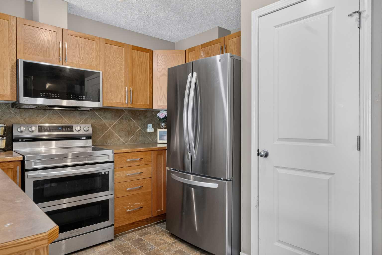 1204, 800 Yankee Valley Boulevard SE