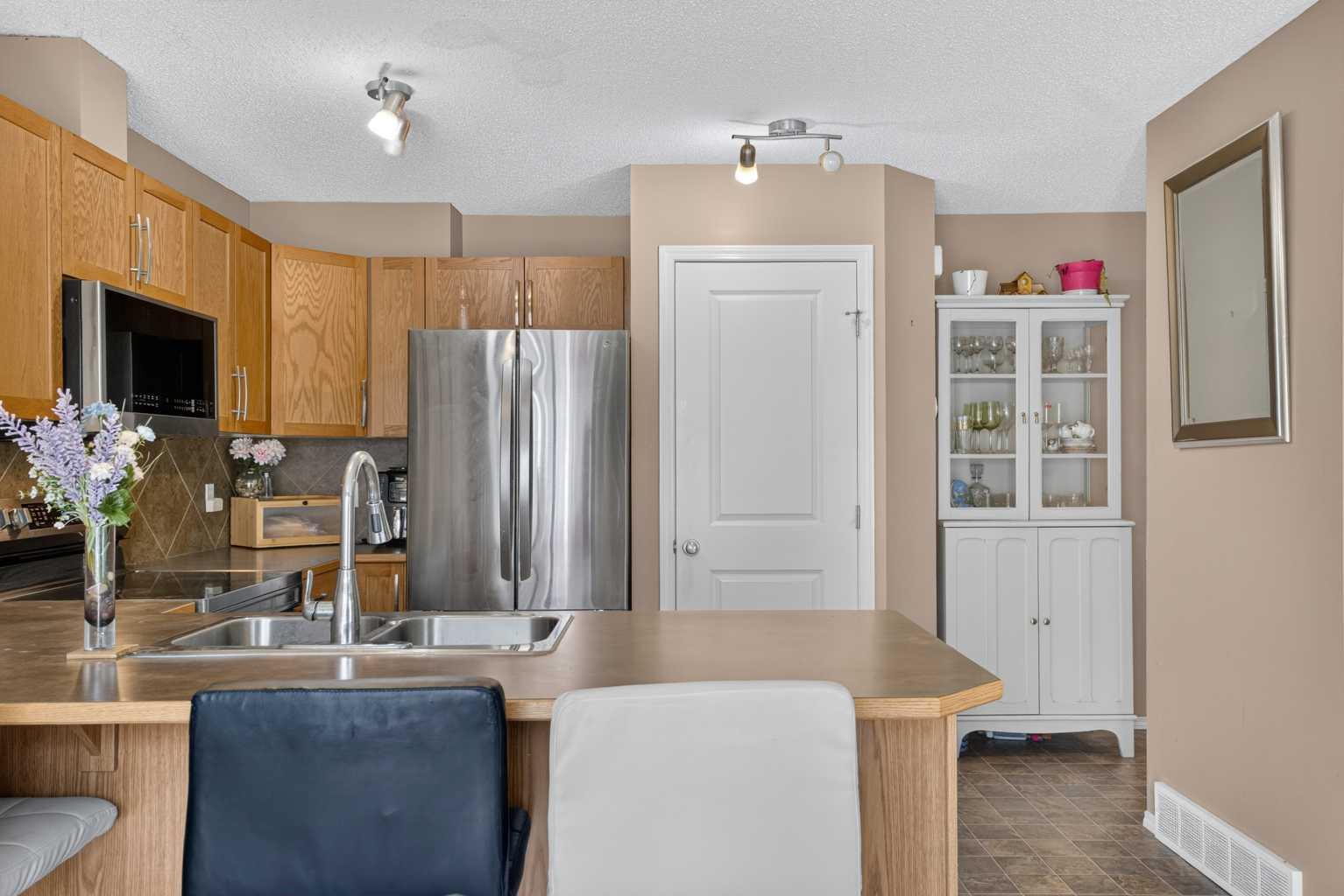 1204, 800 Yankee Valley Boulevard SE